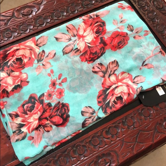 MINT FLORAL INFINITY SCARF - Picture 3 of 7